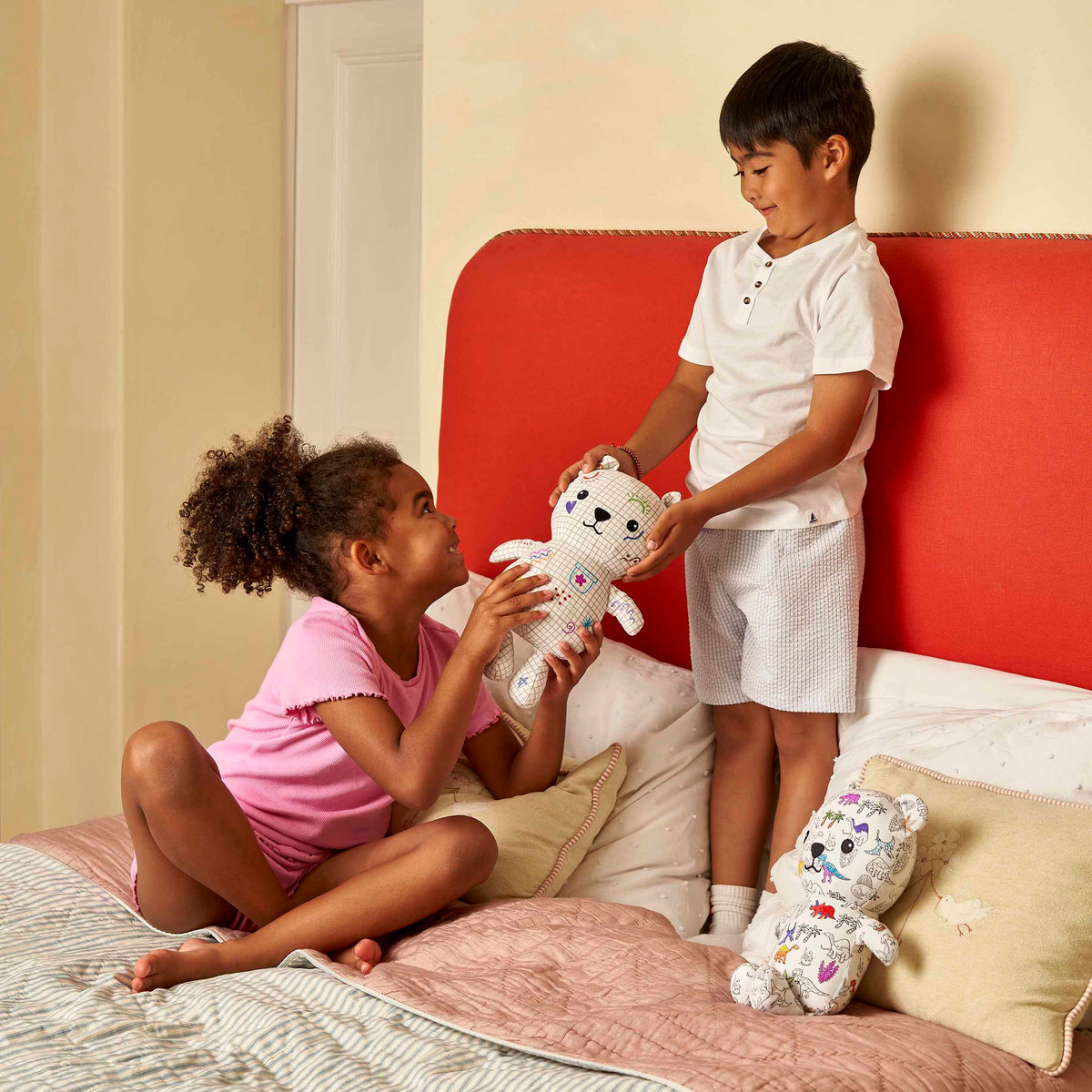 Kibakids - colour-in & doodle Artie Bear®